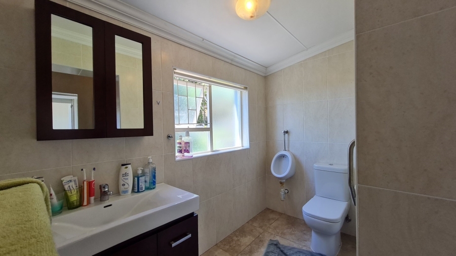 4 Bedroom Property for Sale in Linkside Western Cape